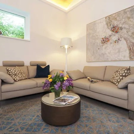 Kleines Palais * 塞巴特黑灵斯多夫